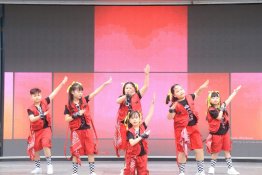 Dàn nghệ sĩ nhí cháy hết mình với Vũ điệu sân trường