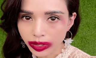 Hú hồn với hình ảnh 'Tiểu Long Nữ' Lý Nhược Đồng môi sưng phồng, mặt mày bầm tím