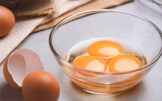 Những người không nên ăn lòng đỏ trứng tránh nguy cơ đột quỵ