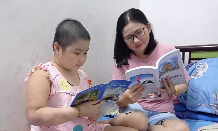 Người mẹ vượt trầm cảm, cùng con điều trị ung thư